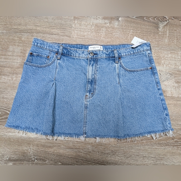NWT Abercrombie & Fitch High Rise A-Line Jean Mini Skirt Size 18, 34 Waist - Picture 3 of 11